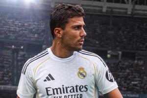 与阿斯报道相反！英媒：罗德里是皇马首要目标，托纳利至少8000万