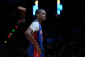 活塞主帅：奥萨尔因右脚踝扭伤大概率会缺席一段时间 CC每日观察