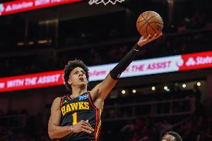 拿捏！杰伦·约翰逊本赛季面对76人 场均30.0分11.0板7.8助1.8断