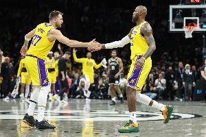 巴克利：我们必须要假装湖人是一支强队 但他们不是争冠队伍