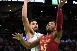 0-3被横扫！米切尔：不担心季后赛碰上绿军 我们会继续进步