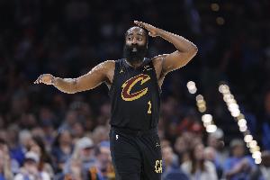 哈登：外人可能觉得没什么 但一直持球组织不是一件容易的事情