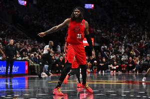 正负值+30全场最高！罗威8中6高效拿下12分7板2助 4前场板