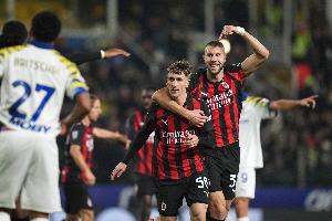 萨勒马科尔斯：几天前跟埃斯图皮尼安聊过，我告诉他要坚持住