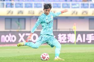 足球报谈U23国脚中超首轮表现：U23国脚竞相出彩，延续希望