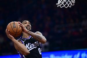 冲锋陷阵！蒙克24中11砍全场最高30分外加4板5助 罚球5中5