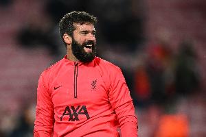 斯洛特：基耶萨因身体不适缺席训练 对阵热刺阿利松有望复出