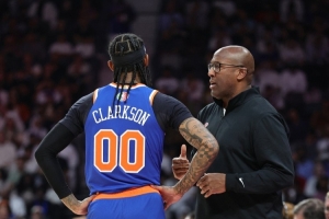 差距太大！尼克斯替补得分14-37快船输23分 上半场直接挂零