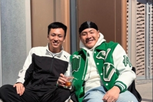 老队友！王大雷社媒晒与张弛合照：1314