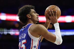 竞争奥斯卡？灰熊半节时间连续打铁失误 76人轰出21-2进攻狂潮