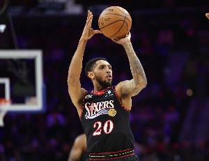 我要留在NBA~底薪佩恩三分8中8爆轰生涯新高32分 赛季中期才回归