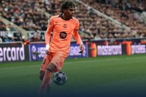 世体：巴萨客战纽卡补时延长1分钟是合理的，纽卡补时换人+拖时间