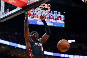 见证历史！詹姆斯发推祝贺阿德巴约狂砍83分：巴姆 巴姆 巴姆