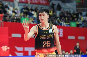 不在状态！庞峥麟13投仅4中拿到11分5助 三分6中1