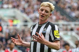 希勒：戈登即使身体不适，也本应争取在如此关键的比赛中首发