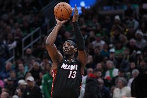 记者谈阿德巴约83分：纪录终归是纪录 永远在史册中留有位置