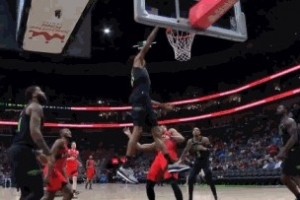 势头不对！英格拉姆连续失误 墨菲反击跟进战斧劈扣打停猛龙