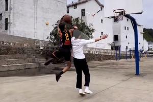 哥们也太像了！中国网友模仿亚历山大打球 表弟沃克&队友切特点赞