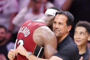 阿里纳斯：若阿德巴约79分时被换下 他整个生涯都会遗憾&怨恨教练