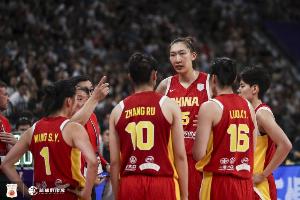 媒体人：中国女篮特点没发挥出来 想用内线优势结果发现不是很强