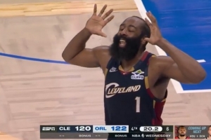 登哥好急！关键球权判给魔术 哈登跟裁判争辩：我拿命保证！