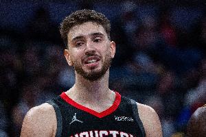 白给的分不要！申京首节最后0.3秒2罚全铁 次节上来又2罚不中