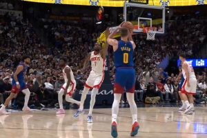 火力全开！布劳恩连续三分命中 掘金领先19分轰停火箭