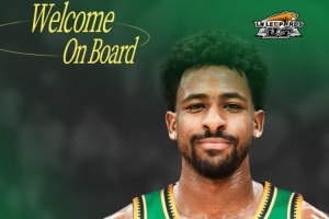 7中4贡献13分2助！乌戈：布罗金顿防守不错 还需时间融入体系