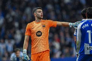 霍安·加西亚：我觉得自己适应巴萨很快，穿短袖运气好所以一直穿