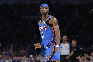 太稳了！亚历山大连续127场20+期间其中113场前三节就达标