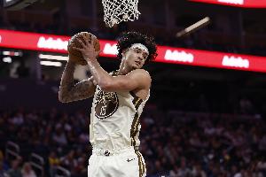 桑托斯：我正在适应出战更长的时间 我们全队每晚都在全力以赴