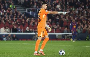 每体：霍安·加西亚将首发出战塞维利亚，亚马尔周六参加合练