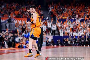 深度恐怖！上海队全队发力7人得分上双单场轰下129分