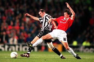 李·夏普：基恩为了3分能铲倒自己的奶奶 罗布森在场上掌控一切