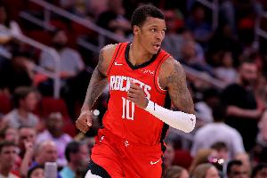 精神属性拉满！小贾巴里血染赛场得16分5板3助 关键三分奠定逆转