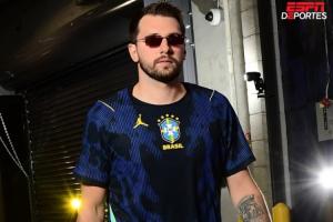 上身效果如何？湖人球星东契奇身穿巴西第二客场球衣