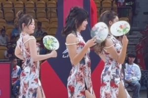 南粤风情！媒体人分享广州男篮主场啦啦队精彩表演