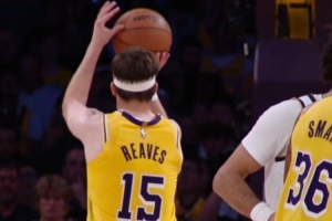 詹姆斯再谈里夫斯1+2：这非常困难&罕见 因为没人会练习故意罚丢