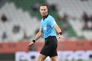 官方：荷兰裁判组执法阿森纳VS勒沃库森，主裁判为名哨马克列