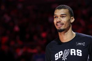 文班谈赛季末是否轮休：我每场都想打 但有些比赛确实可以轮休