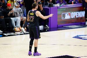 东契奇：我看到对手包夹了 最后那个动作我一直在练&我很有信心