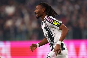 记者：尤文K·图拉姆左脚踝轻微不适，将在对萨索洛前每日评估