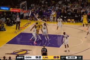 这球有点帅！艾顿“戈塔特式”掩护 拉拉维亚慢三步轻松单臂挑篮