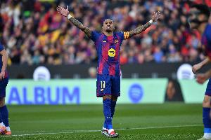 拉菲尼亚：身穿巴萨球衣戴帽对我意义非凡 等加维复出已经很久了