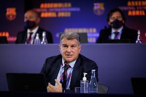 丰特团队成员批评拉波尔塔利用球员，后者怒斥：是他们自己想来的