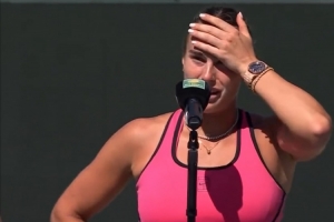 萨巴伦卡：不可思议的一周！我领养了小狗、订了婚、还夺得了冠军