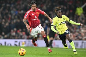 约罗：B费、卡塞米罗都是顶级球员，能和他们一起踢球我很开心