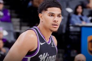 20年7号秀！Shams：国王与基利安·海斯签下一份两年合同