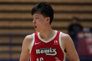 正负值全场最低！杨瀚森13投13分外加7板2助1断3帽 有5失误5犯规