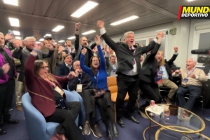 世体：民调结果公布后拉波尔塔团队欢呼雀跃，丰特则黯然神伤